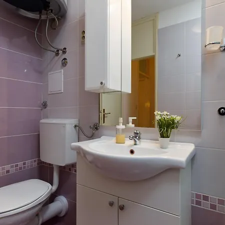 Appartement Spacious 2-bedroom Near Center - Nata *