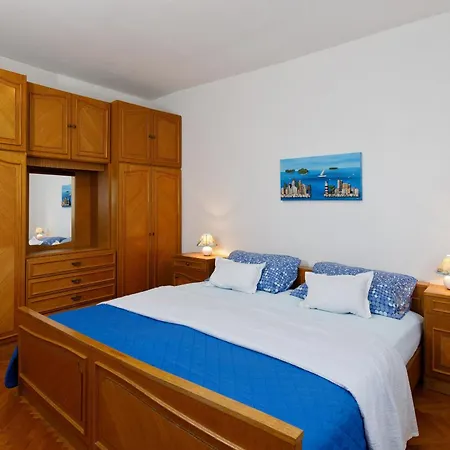 Spacious 2-bedroom Near Center - Nata Appartement *